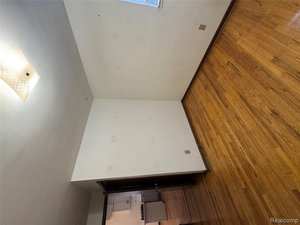 8309 Potomac Street, Center Line, MI 48015 — Photo 9