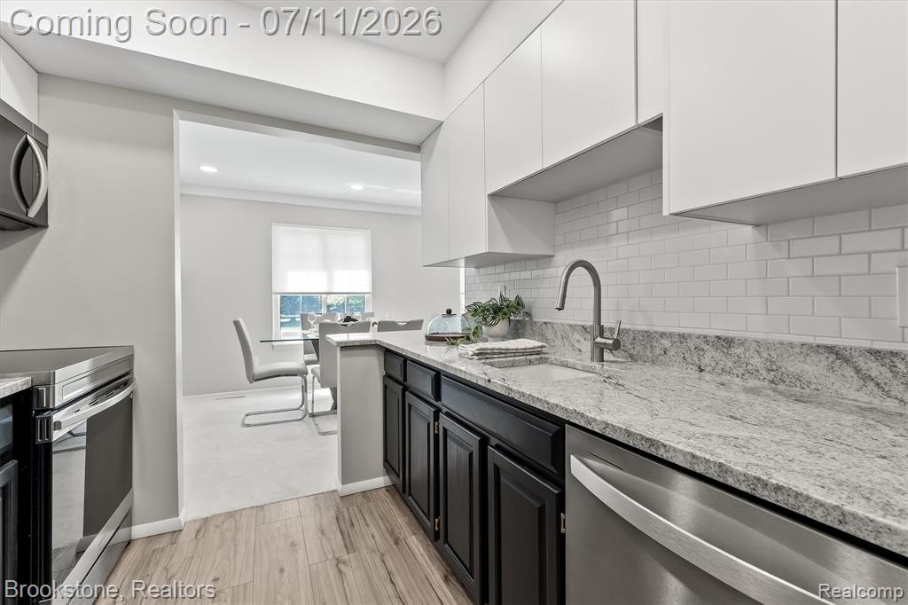 775 E Fox Hills Drive, Bloomfield Hills, MI 48304 — Photo 10