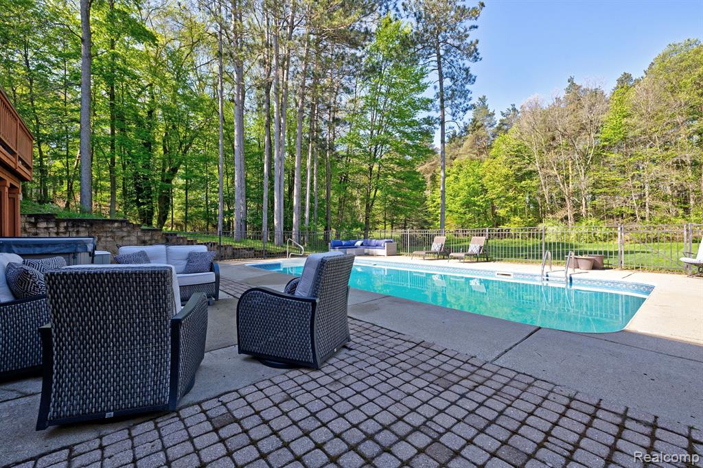 900 ROLLING PINES Drive, Ortonville, MI 48462 — Photo 71