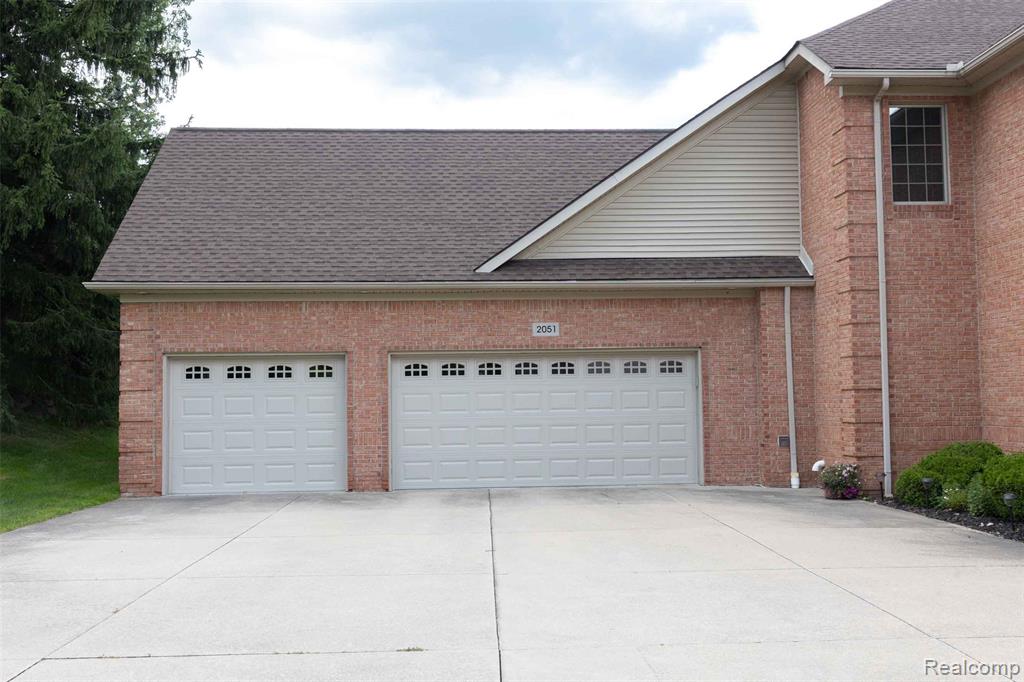 2051 Scott Lake RD Road, Waterford, MI 48328 — Photo 34