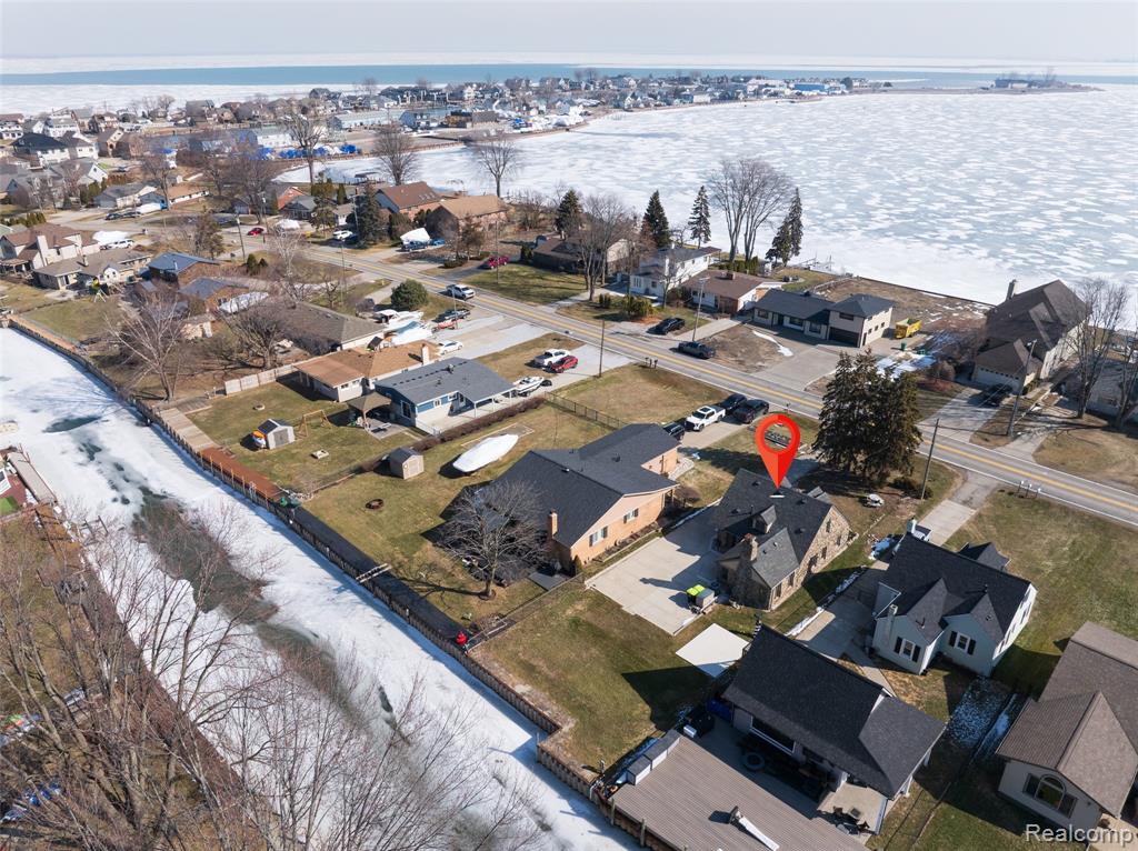 39401 Lakeshore Drive, Harrison Township, MI — Photo 34