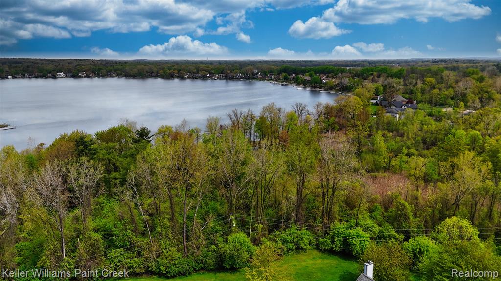 2799 Lochmoor Boulevard, Lake Orion, MI — Photo 7