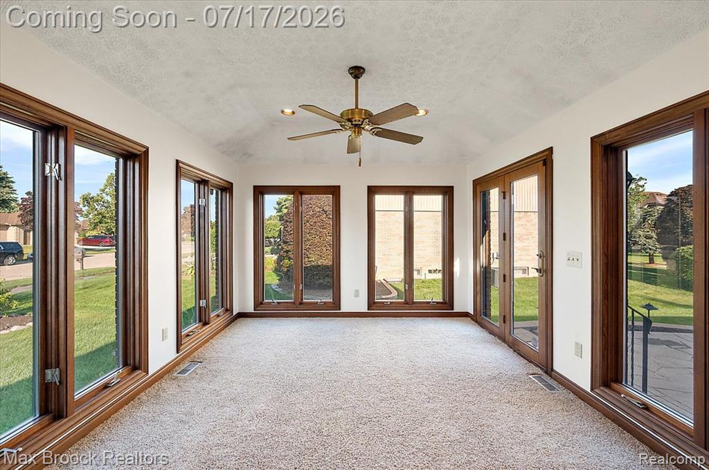 43909 Welland Drive, Clinton Twp, MI 48038 — Photo 8