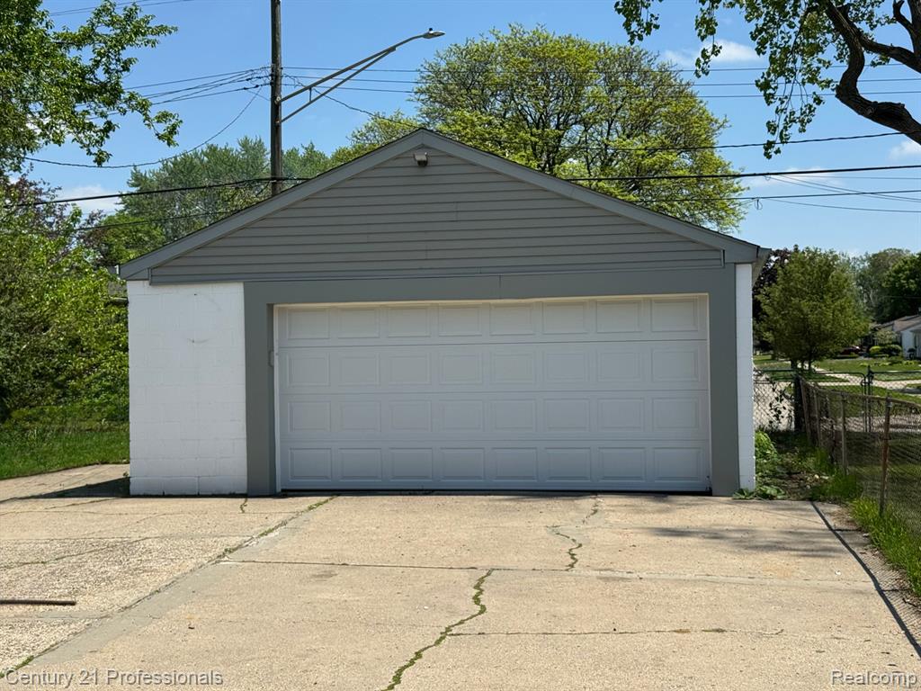 6908 BURNLY Street, Garden City, MI — Photo 2