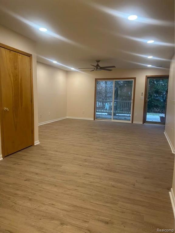 306 MARIGOLD Circle, Westland, MI — Photo 27