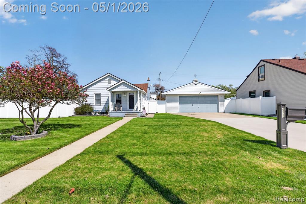 677 Lindbergh Street, Wyandotte, MI 48192 — Photo 11