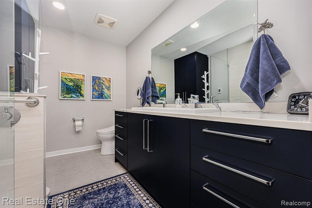 4046 FOXPOINTE Drive, Unit 131, West Bloomfield, MI 48323 — Photo 13