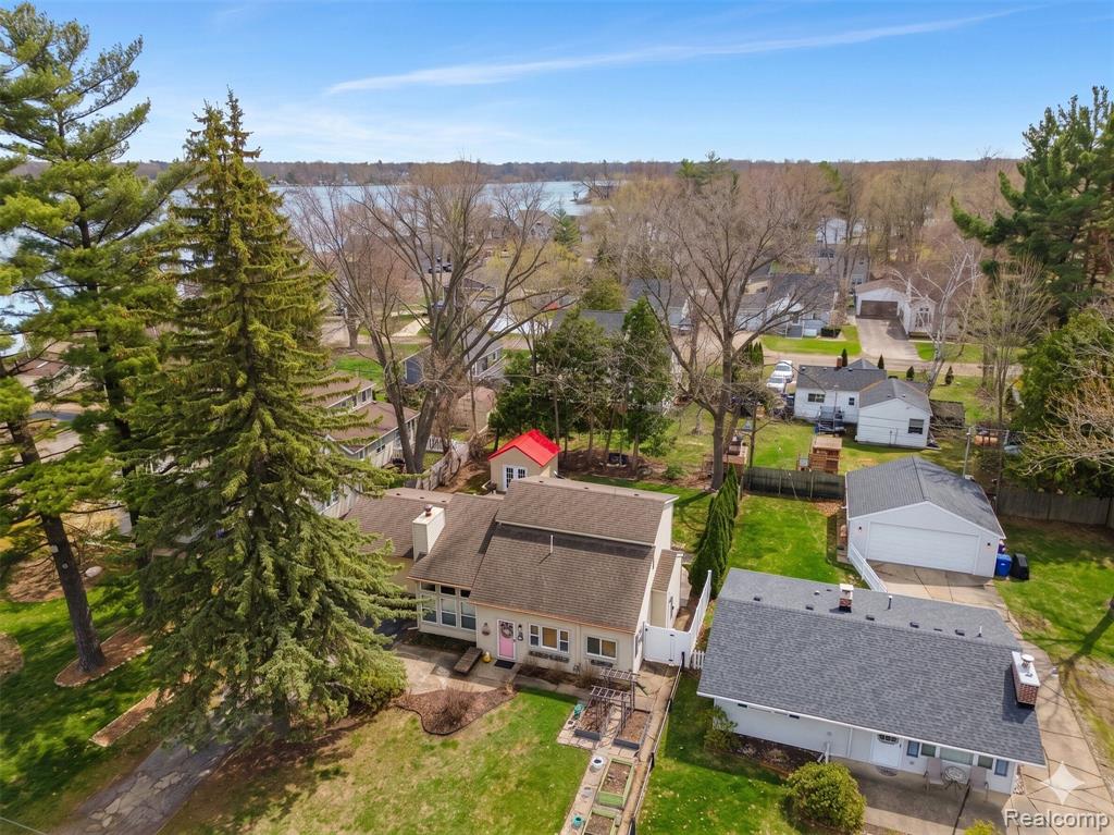 937 Marvell Place, Waterford, MI 48327 — Photo 22