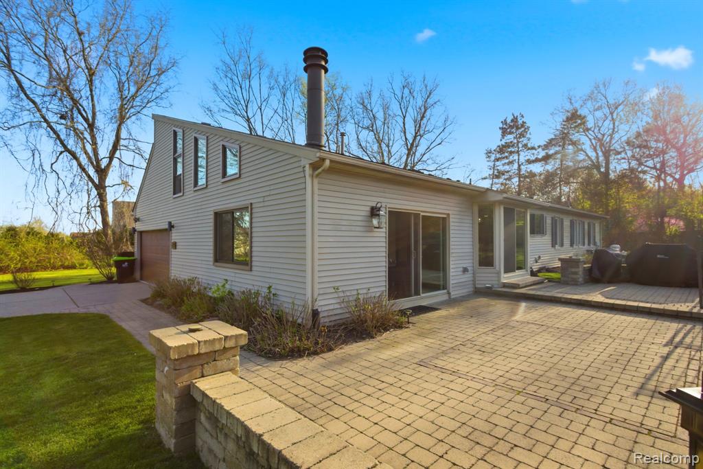 2411 Wixom Trail, Milford, MI 48381 — Photo 55