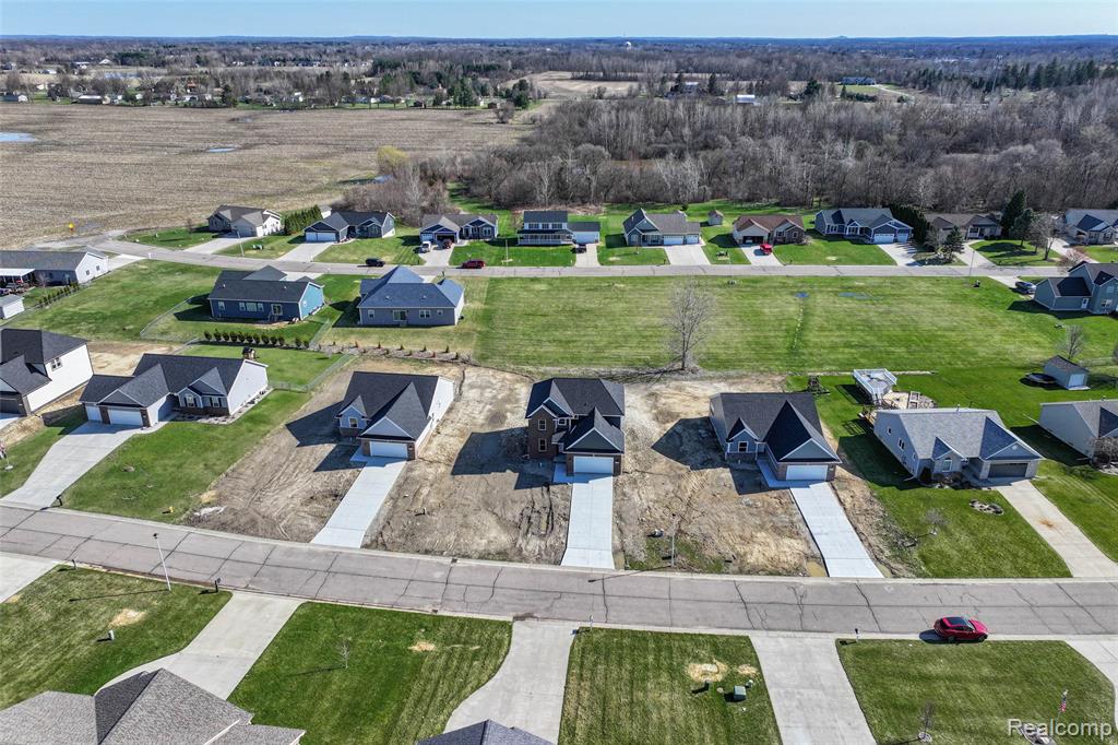10198 Hunt Drive, Davison, MI 48423 — Photo 11