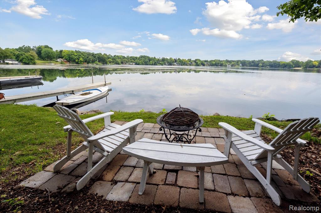 6201 Academy Drive, Brighton, MI 48116 — Photo 3