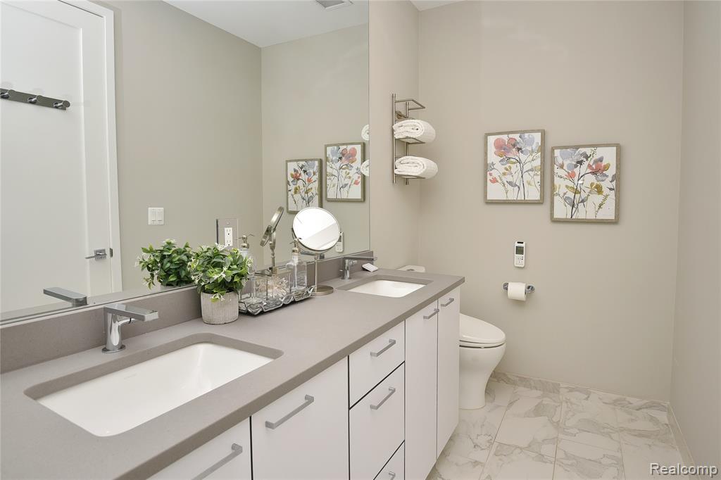 750 Forest Avenue, 202, Birmingham, MI 48009 — Photo 21