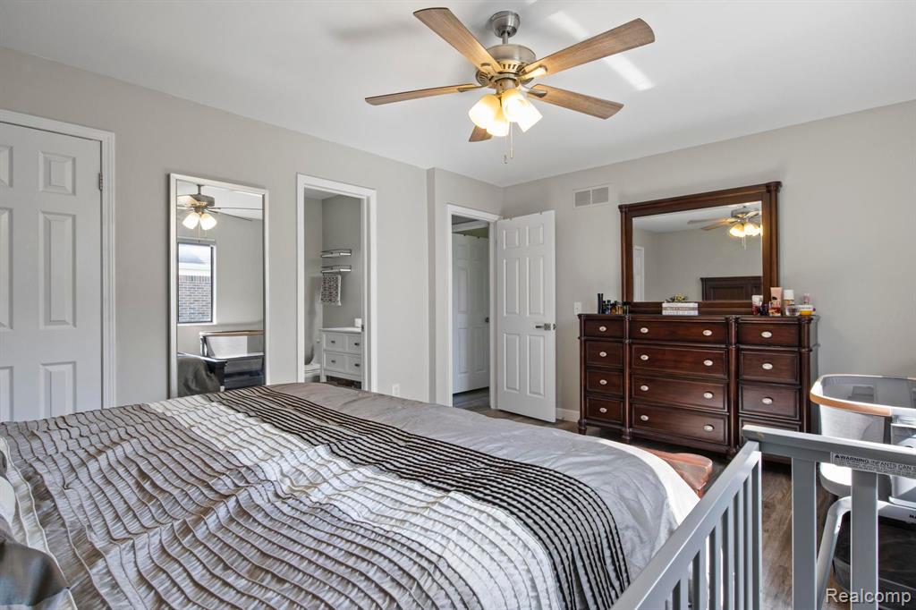 45682 HANFORD Road, Canton, MI 48187 — Photo 27