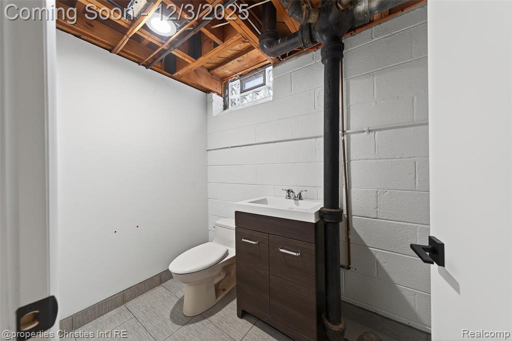 16927 Beverly Road, Beverly Hills, MI 48025 — Photo 33