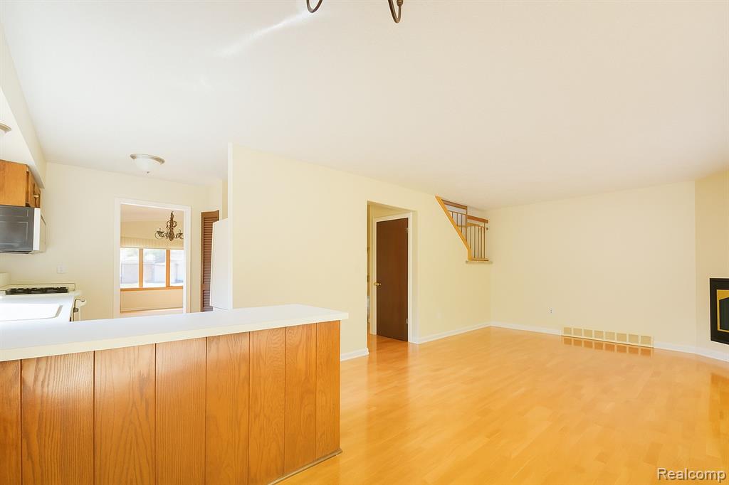 4052 Bristol Drive, Troy, MI 48085 — Photo 6
