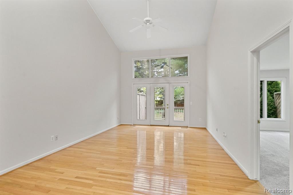 55511 BOARDWALK Drive, Shelby Twp, MI 48316 — Photo 9