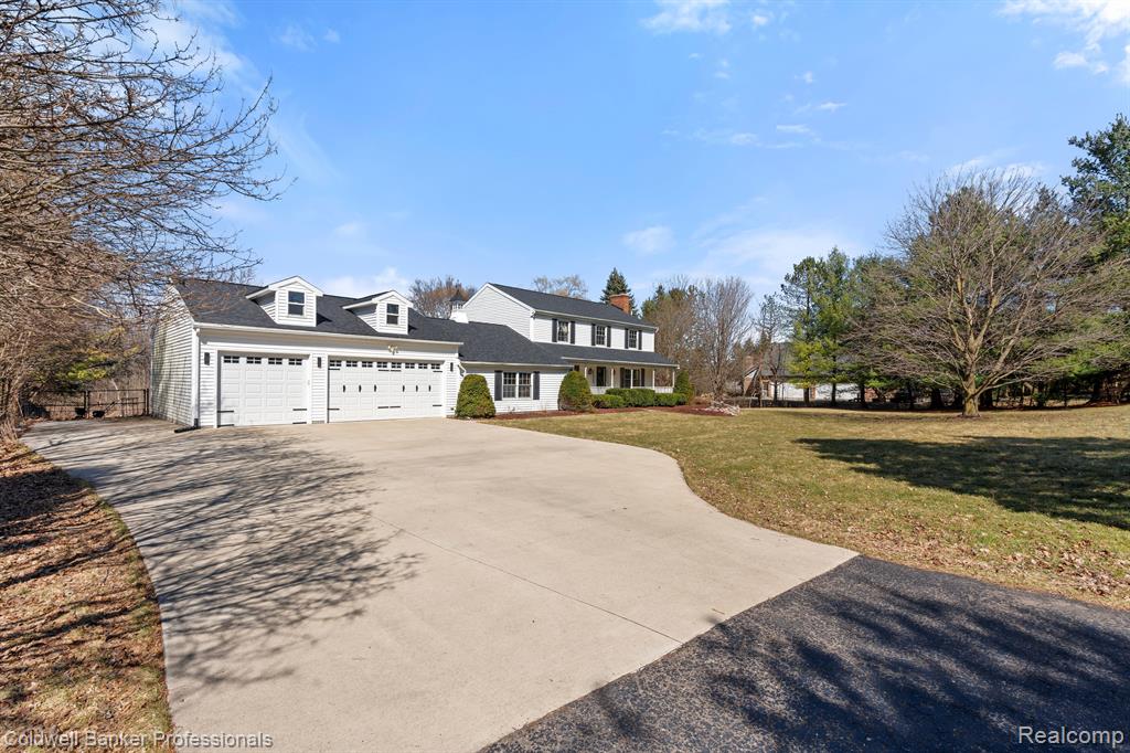 6253 7 MILE Road, South Lyon, MI 48178 — Photo 3