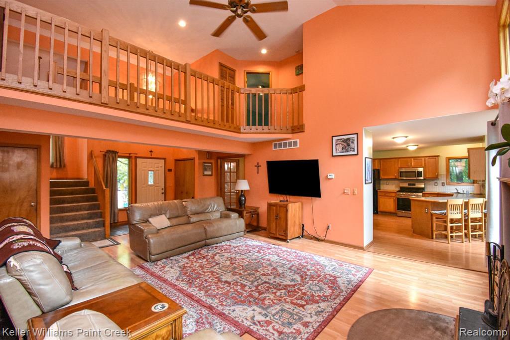 713 KNIBBE Road, Lake Orion, MI 48362 — Photo 9