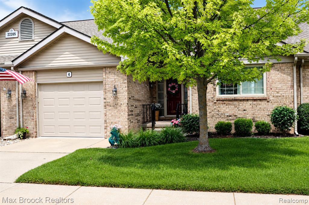 22205 Quail Run Circle, South Lyon, MI 48178