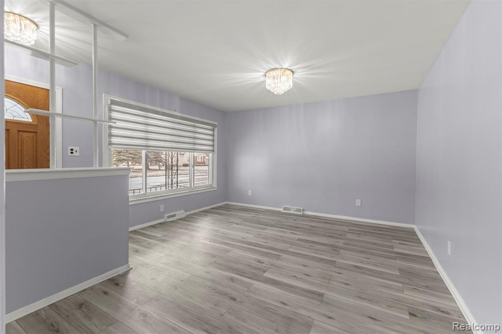 6446 Centralia Street, Dearborn Heights, MI 48127 — Photo 3