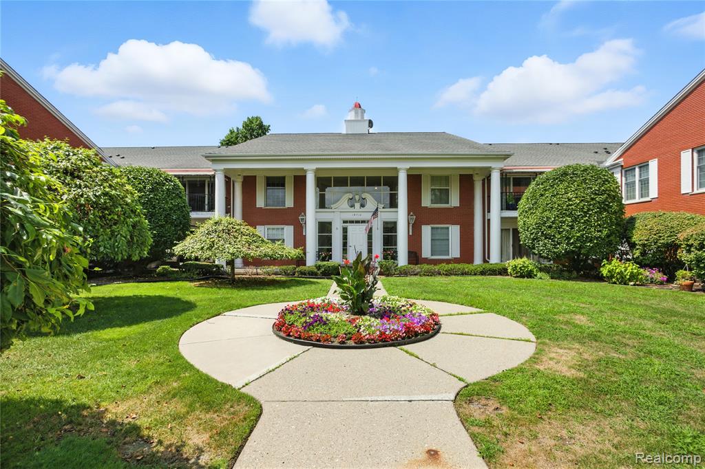 19710 W 13 Mile Road, 211, Beverly Hills, MI 48025 — Photo 2