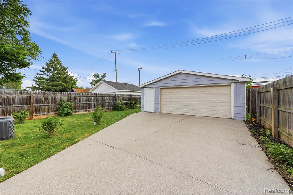 30746 Brush Street, Madison Heights, MI 48071 — Photo 22