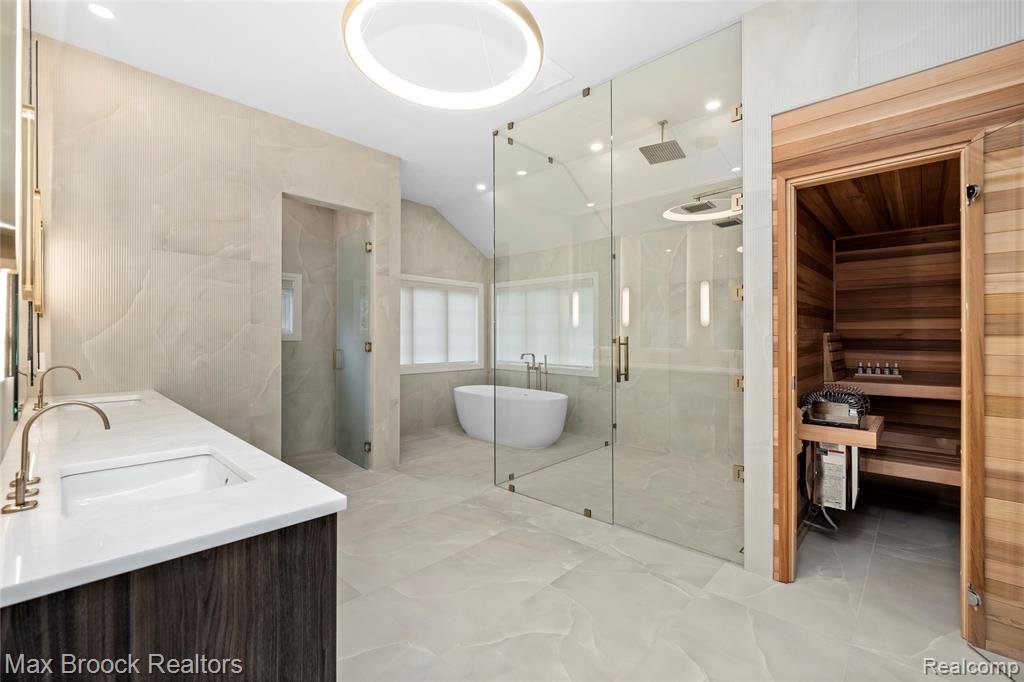 1888 W Tahquamenon Court, Bloomfield Hills, MI 48302 — Photo 33