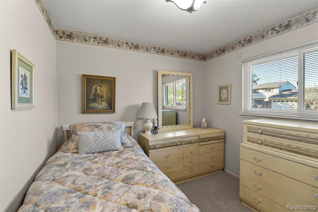 740 Sheffield Drive, Madison Heights, MI 48071 — Photo 16
