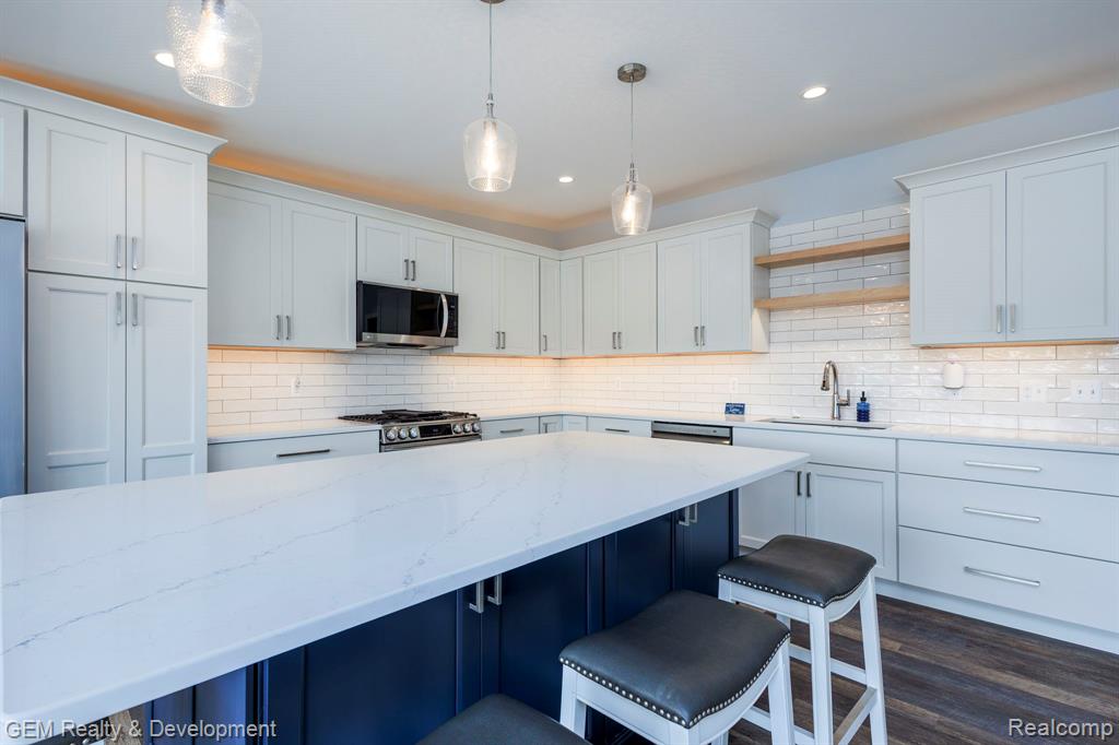 8081 Granada Avenue, Brighton, MI 48114 — Photo 15