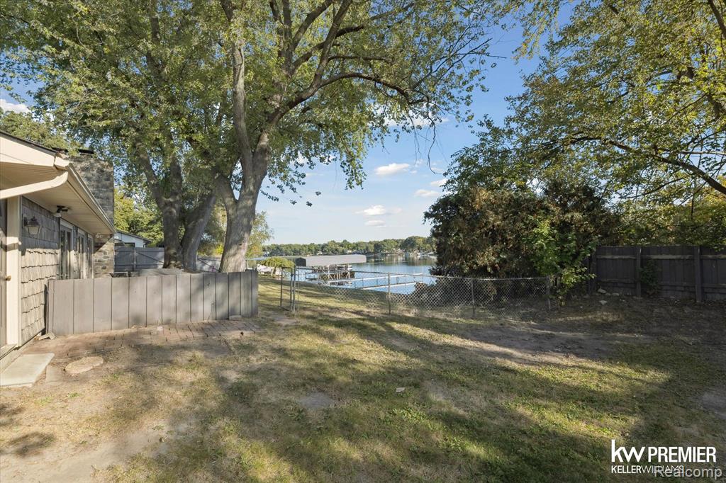 6015 Rowley Boulevard, Waterford, MI — Photo 28