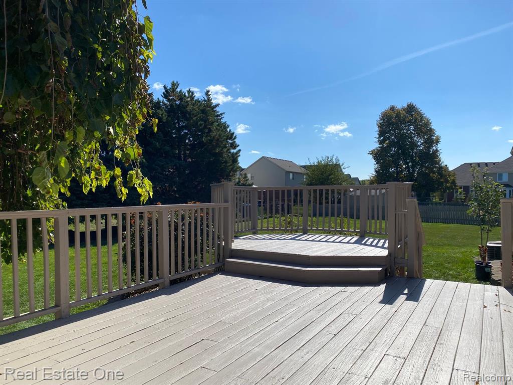 46552 MORNINGSIDE Drive, Macomb, MI 48044 — Photo 13