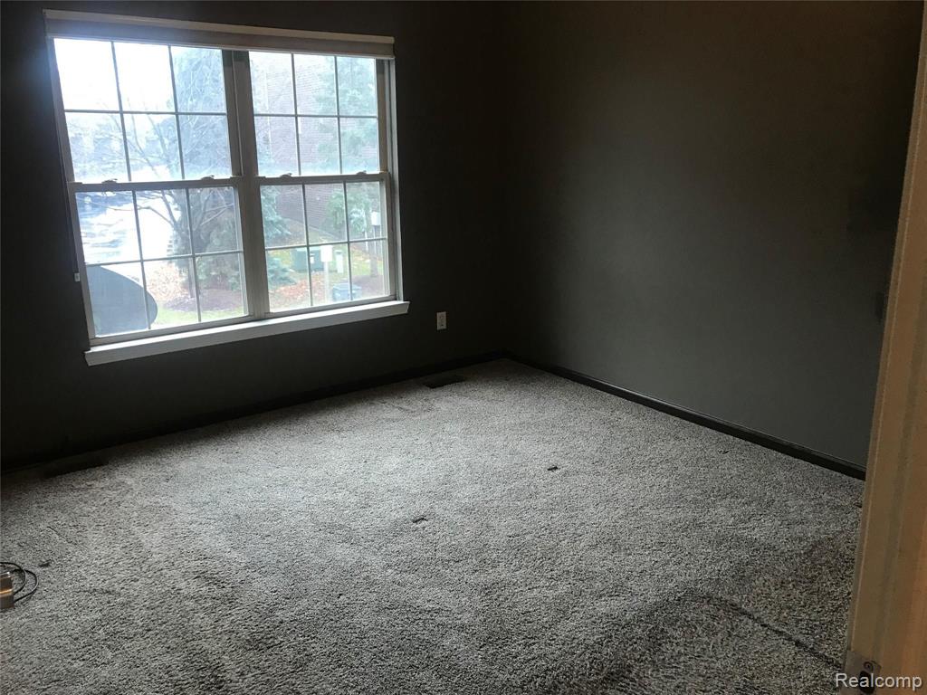 13635 OSBORN AVE, 126, Dearborn, MI 48126 — Photo 7