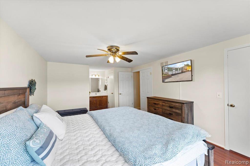 21382 E GLEN HAVEN Circle, Northville, MI 48167 — Photo 12