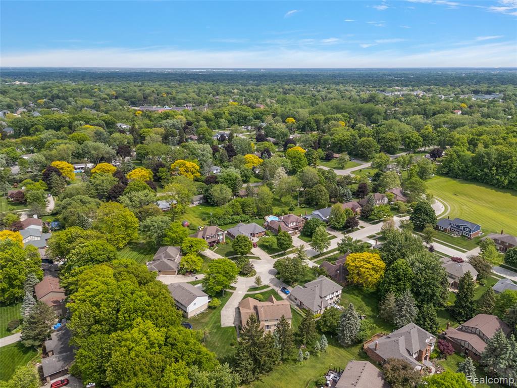 6730 Whiting Drive, Troy, MI 48098 — Photo 34