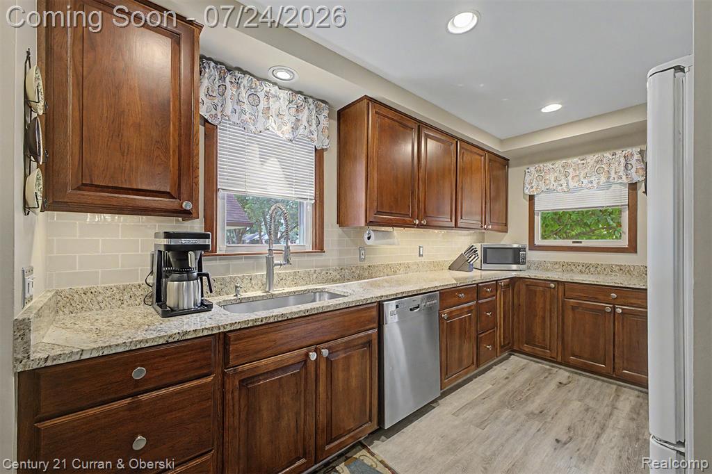 2660 Thomas Avenue, Berkley, MI 48072 — Photo 15