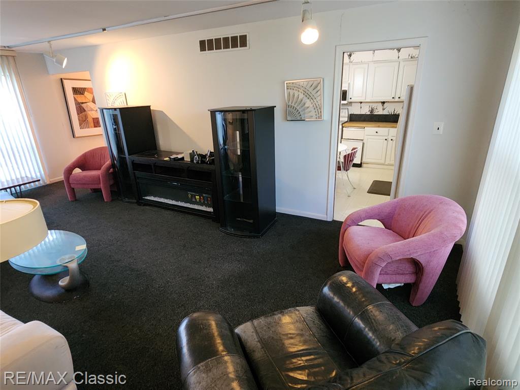 6965 N Adams Road, Bloomfield Hills, MI 48304 — Photo 11