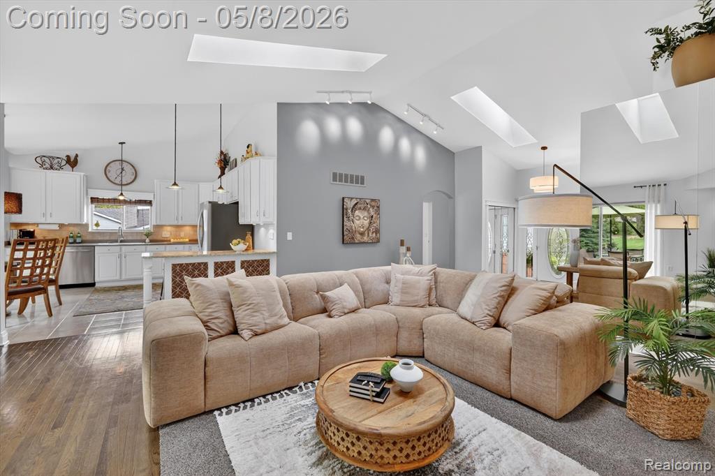 4455 Driftwood Drive, Commerce Twp, MI 48382 — Photo 5