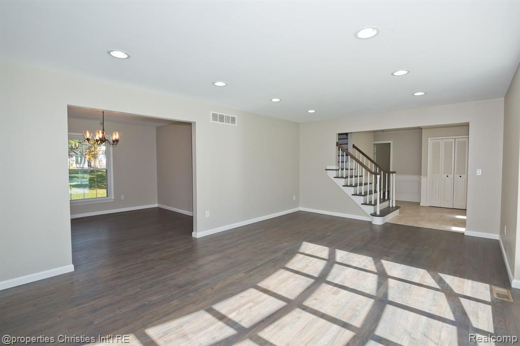 5582 NORTHCOTE, West Bloomfield, MI — Photo 9