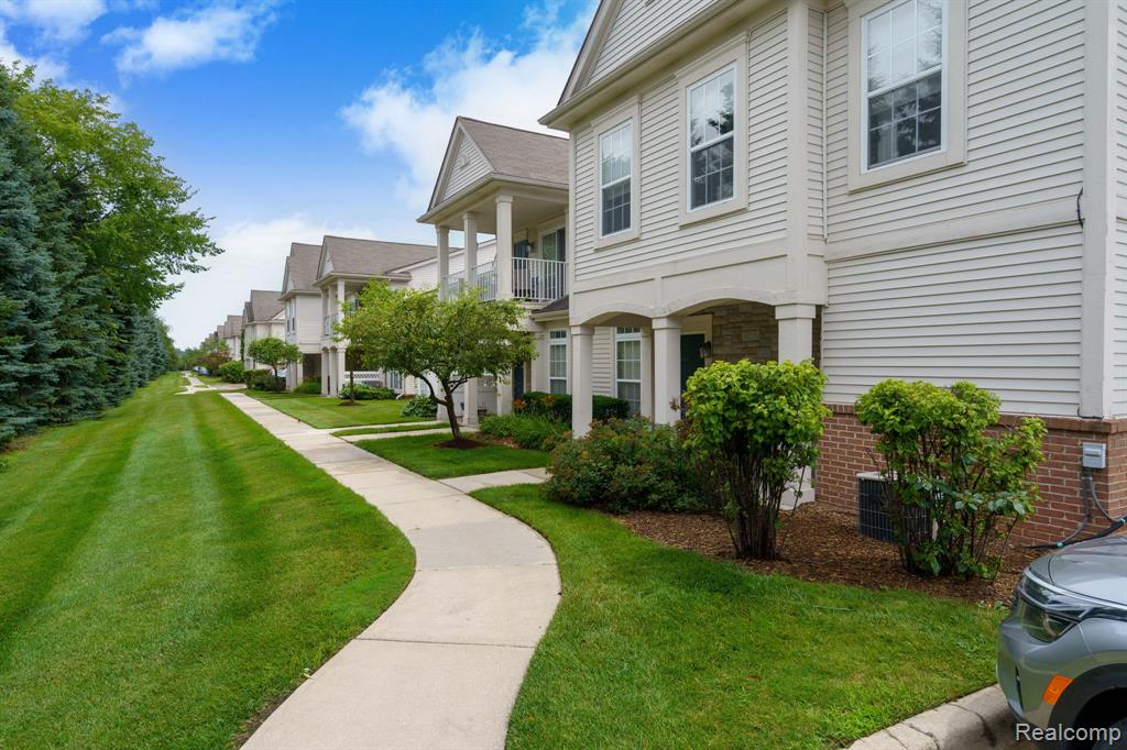 5200 ADDINGTON Drive, 49, Commerce Twp, MI 48390 — Photo 33
