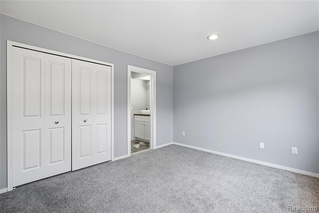 629 Ashley Circle, Rochester Hills, MI 48307 — Photo 21