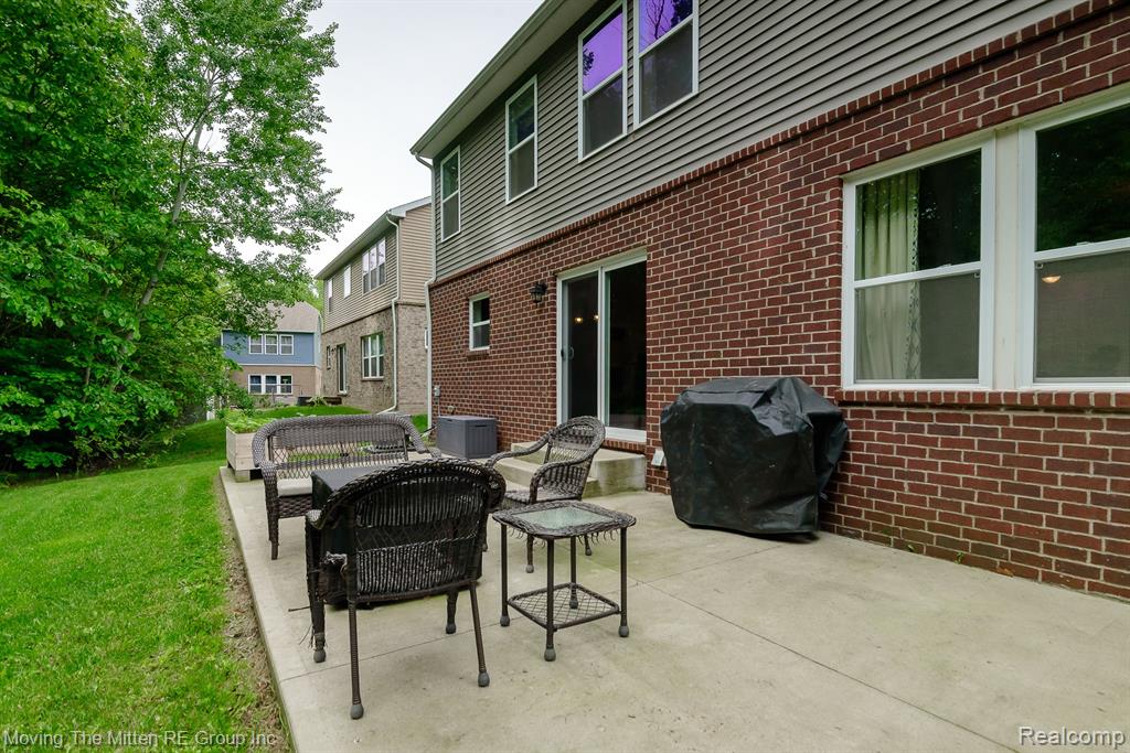 42880 Frederick Court, Belleville, MI 48111 — Photo 45