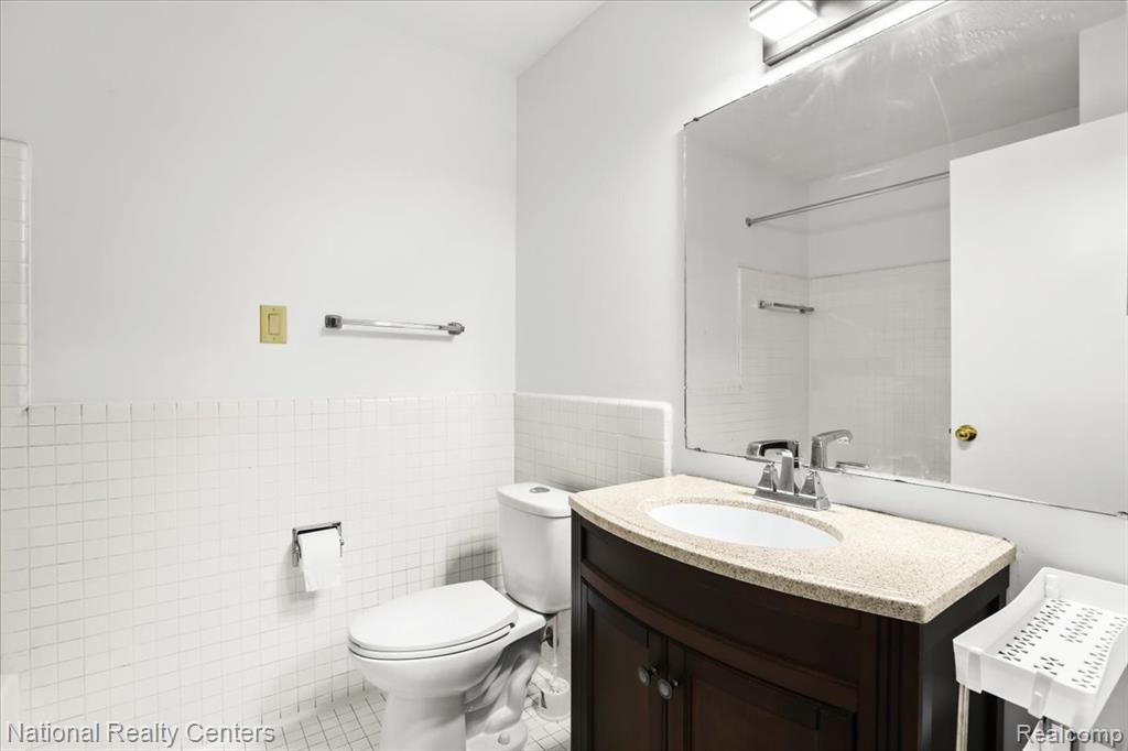 445 Fox Hills Drive N, 81, Bloomfield, MI 48304 — Photo 18