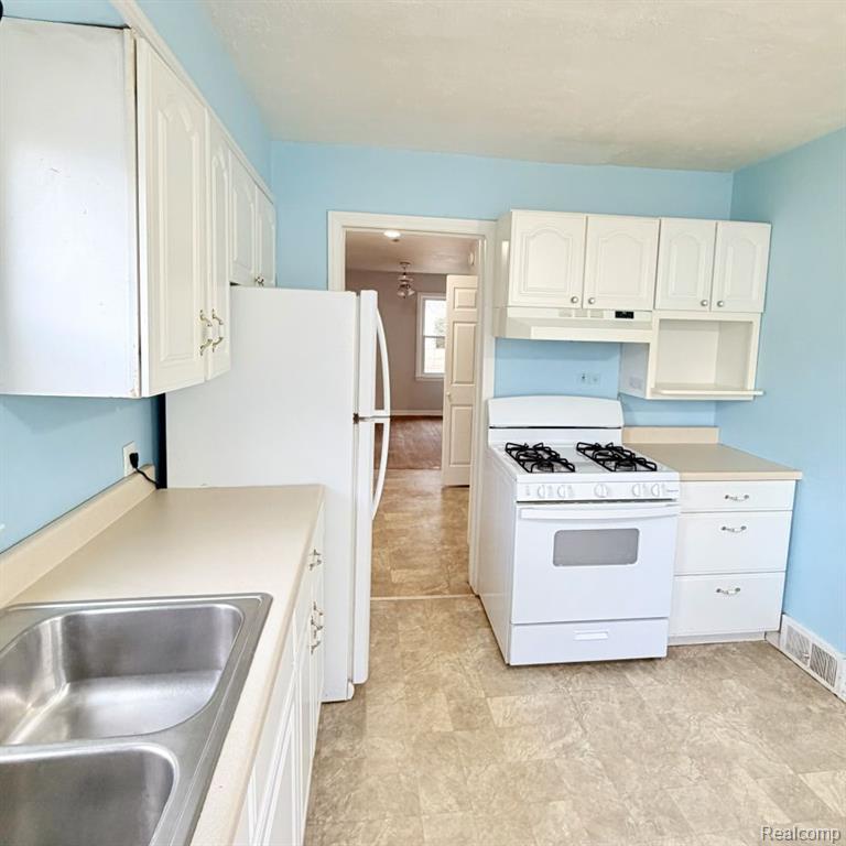 453 Riverside Avenue, Adrian, MI 49221 — Photo 17