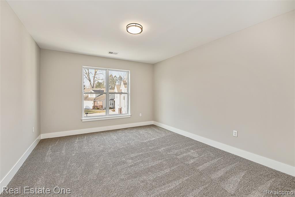 527 INDIAN OAKS Drive, Howell, MI 48843 — Photo 30