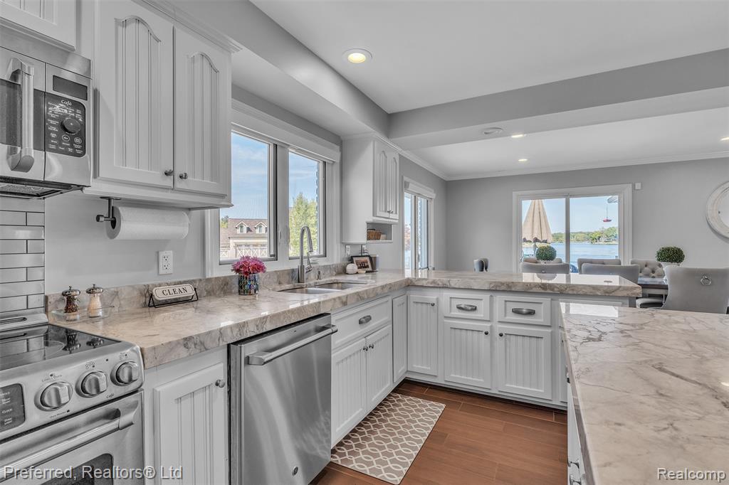 7660 Maceday Lake Road, Waterford, MI 48329 — Photo 28