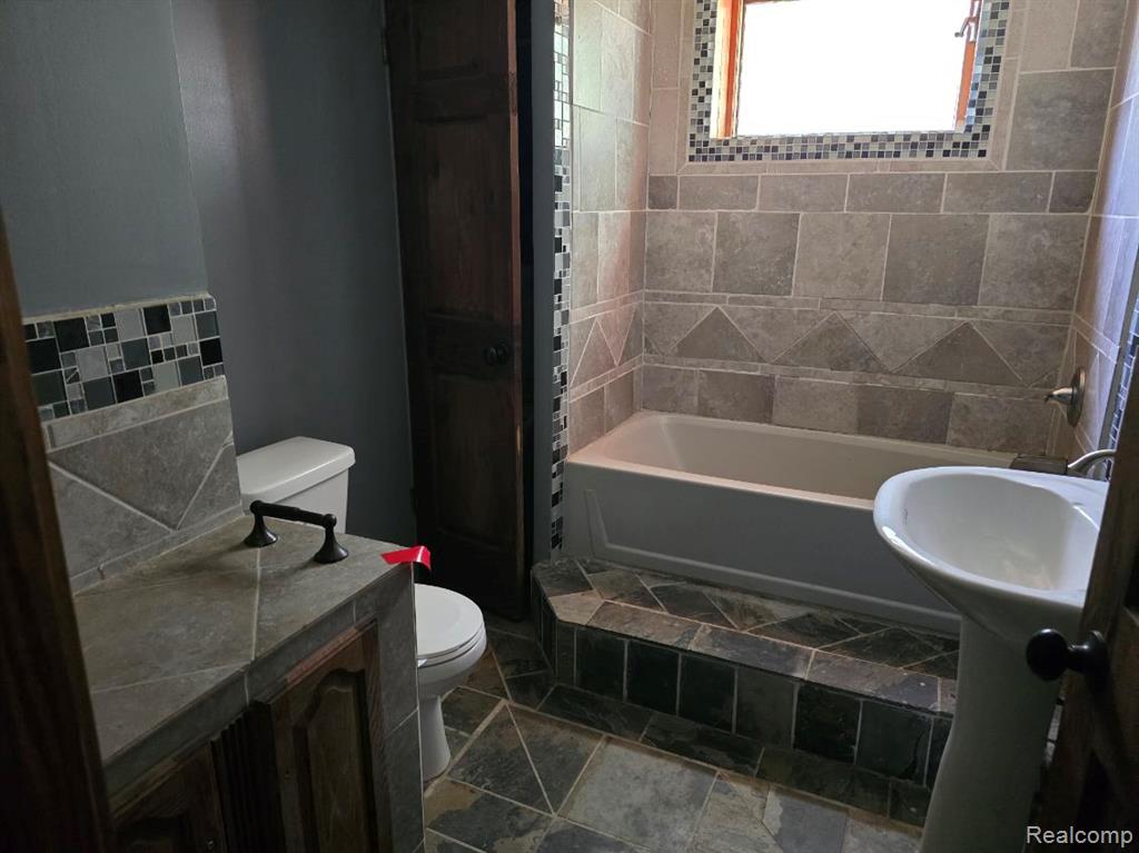 5848 Fostoria Road, Columbiaville, MI 48421 — Photo 13