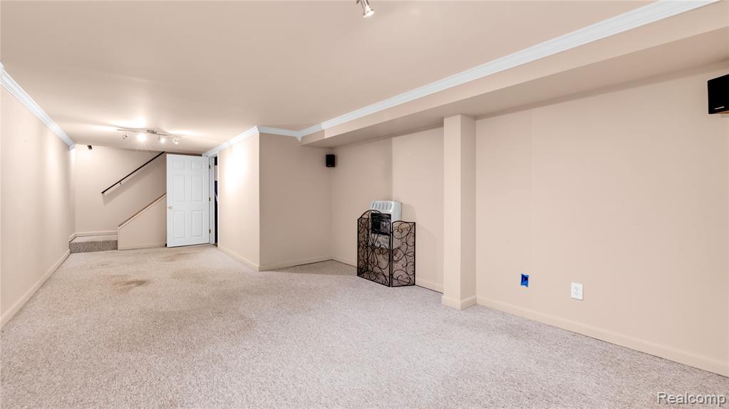 165 Lisa Court, White Lake, MI — Photo 28