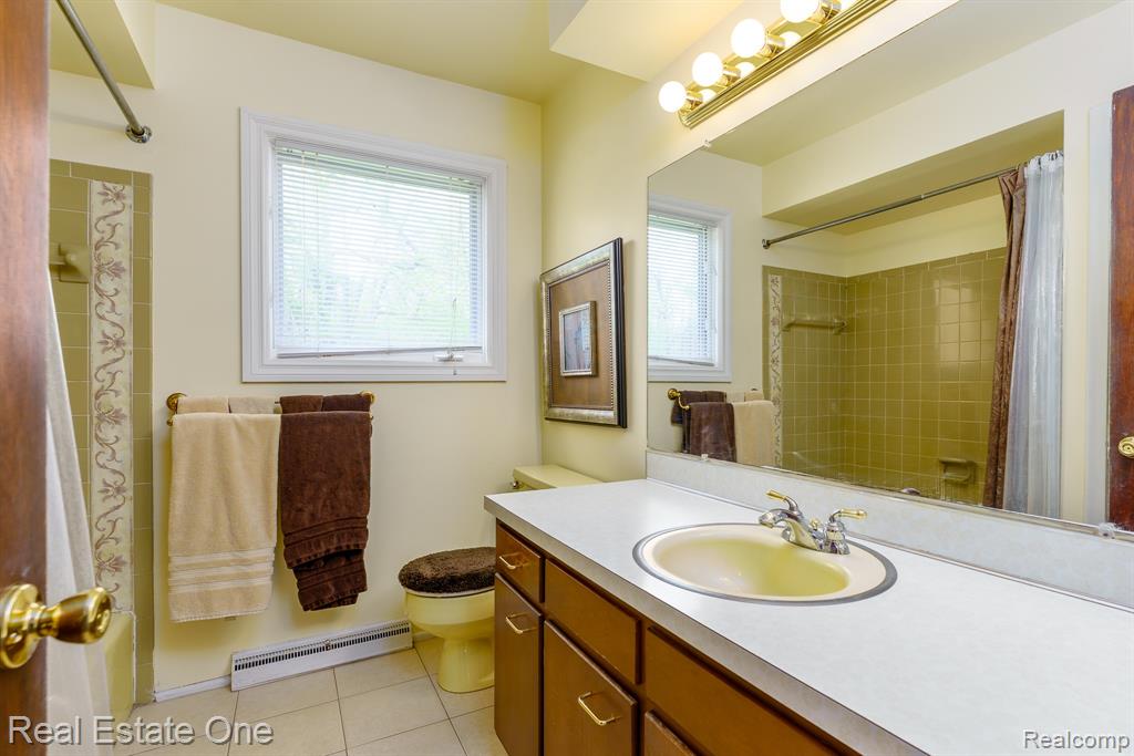 9243 Sherwood Drive, Davisburg, MI 48350 — Photo 37