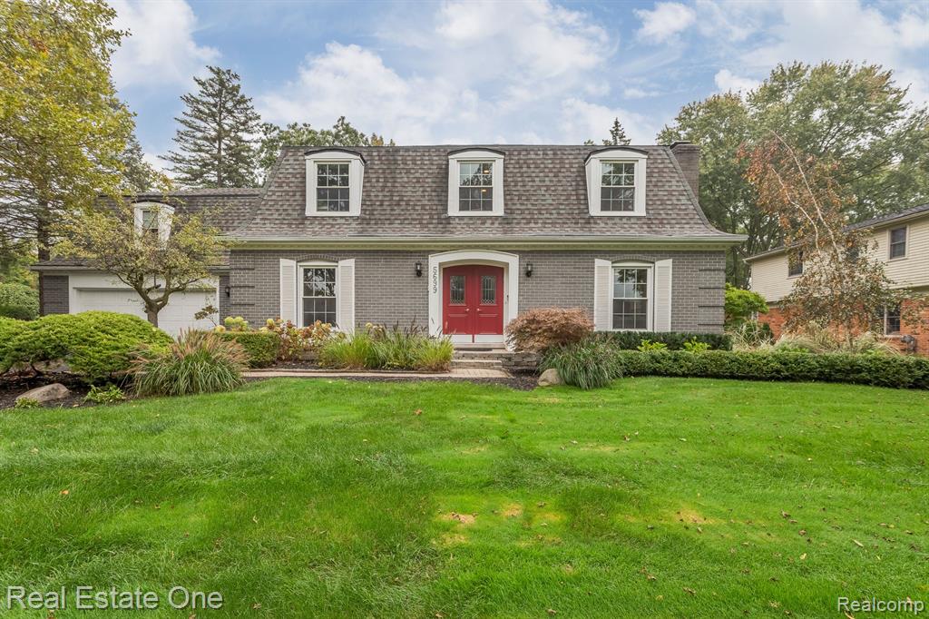 5699 RAVEN Road, Bloomfield Hills, MI 48301 — front exterior