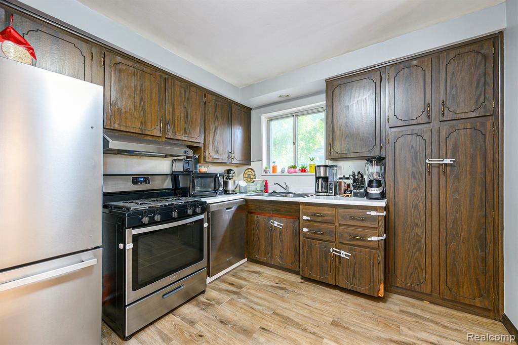 6100 Williams Lake Rd, Waterford, MI 48329 — Photo 8